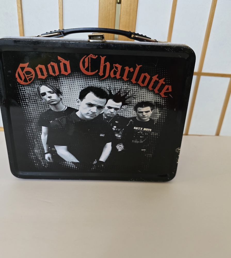 NECA 2003 Rare Good Charlotte Black Lunchbox Collectible